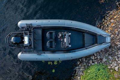 UMS RIB 630 fotograferad från luften.