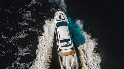 Galeon 410 HTC sedd från babord för.
