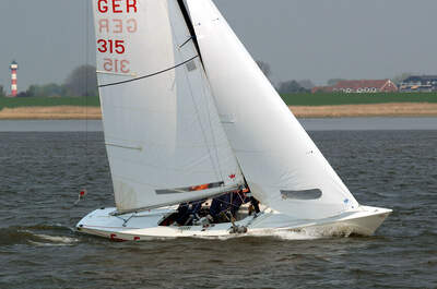 Soling under segling; modellen utvecklades i Norge av Jan Herman Linge. Foto: Johann-Nikolaus Andreae