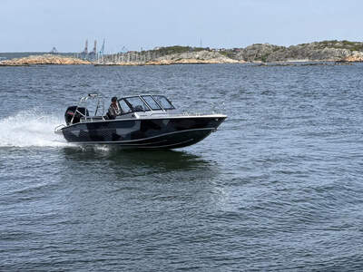 UMS 545DC, akter- och sittbrunnsvy.