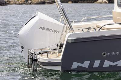 Nimbus Commuter 8 – officiell bild av exteriör och däckslayout.
