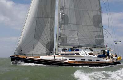 Sweden Yachts 54, officiell produktbild med båtens exteriör.