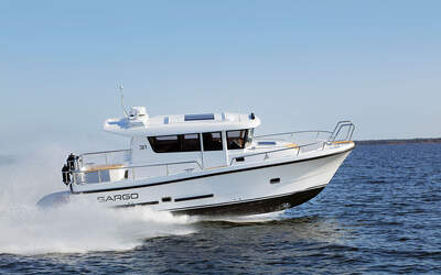 SARGO 31 under gång, styrbordssida.