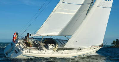 Two Star 36 från Bornö Båtar, konstruerad av Håkan Södergren 1984, under segel. Foto: Håkan Södergren Yacht Design