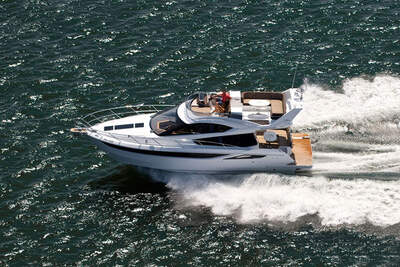 Galeon 420 Fly sedd från ovan under gång.