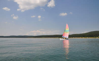 Hobie Cat 16 på Iskar-reservoaren i Bulgarien. Foto: Plamen Agov