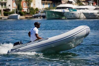 Zodiac Cadet Rib Alu under gång.