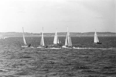 Tornado-katamaraner i kappsegling under Kieler Woche 1975. Foto: Friedrich Magnussen / Stadtarchiv Kiel