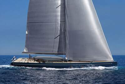 Swan Alloy 44 i profil under segling.