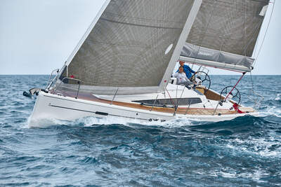 Dehler 42 – officiell exteriörbild.