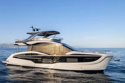 Galeon 620 FLY fotograferad utvändigt vid Cannes.