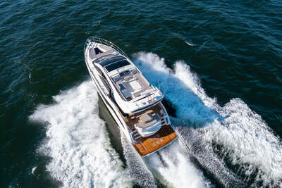 Officiell produktbild av Galeon 510 SKY/510 SKYDECK, exteriör.