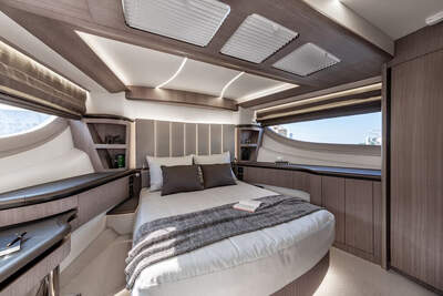 VIP-kabinen ombord på Galeon 560 FLY.