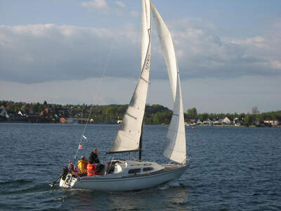 L23-segelbåt under gång på danskt vatten.