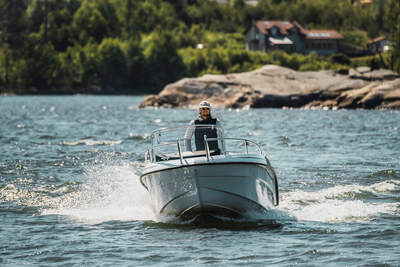 HR 480 SC, officiell produktbild från HR Boat.