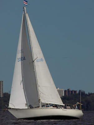 C&C 33-1 från C&C Yachts sedd från babord. Foto: Ahunt