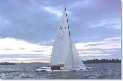 Mälar 30 (M 30) under segel, segelnummer 1.