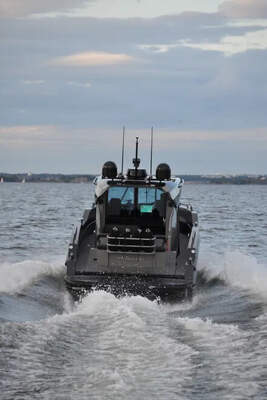 G-Force 10 sedd akterifrån under gång.