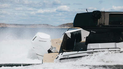 Nordkapp Coupe 905 V12 i hög fart med Mercury Verado V12 600 hk.