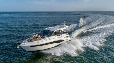 Galeon 425 HTS, officiell modellbild.